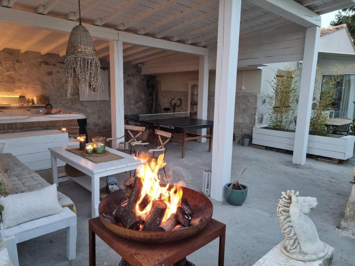 Hotel mazet provençal à Saint-Gilles  Extérieur photo