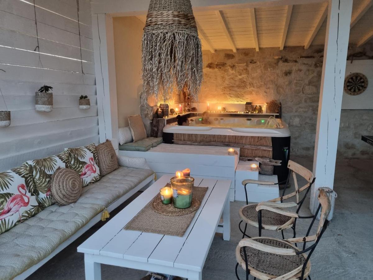 Hotel mazet provençal à Saint-Gilles  Extérieur photo