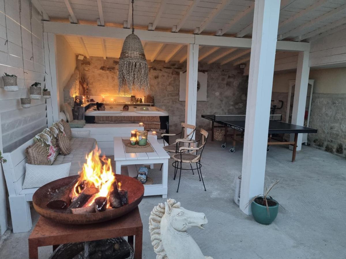 Hotel mazet provençal à Saint-Gilles  Extérieur photo