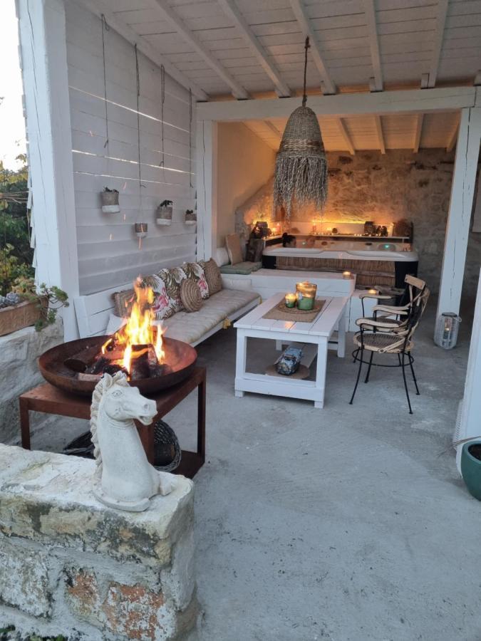 Hotel mazet provençal à Saint-Gilles  Extérieur photo