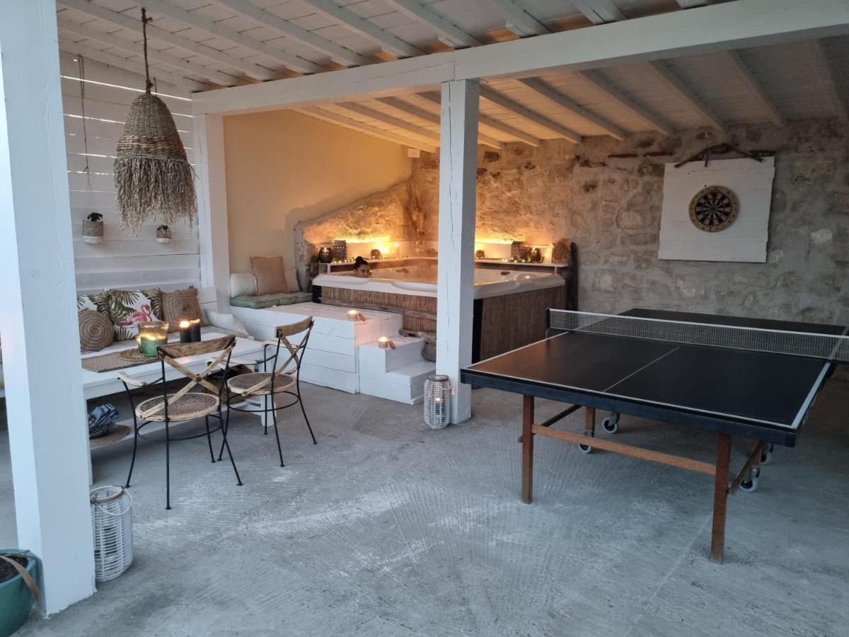 Hotel mazet provençal à Saint-Gilles  Extérieur photo