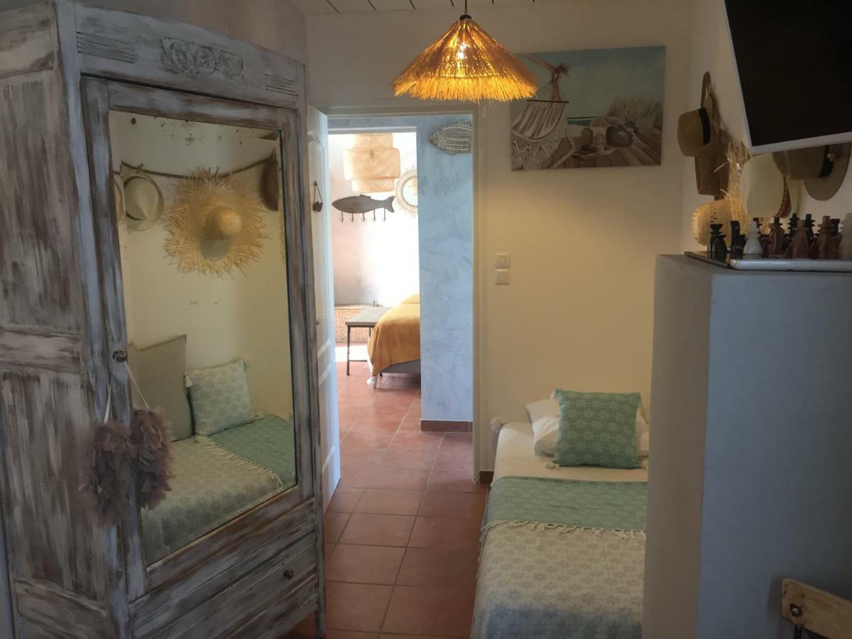Hotel mazet provençal à Saint-Gilles  Extérieur photo